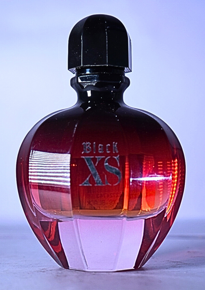 Black XS – A Seductive Woody-Floral Fragrance