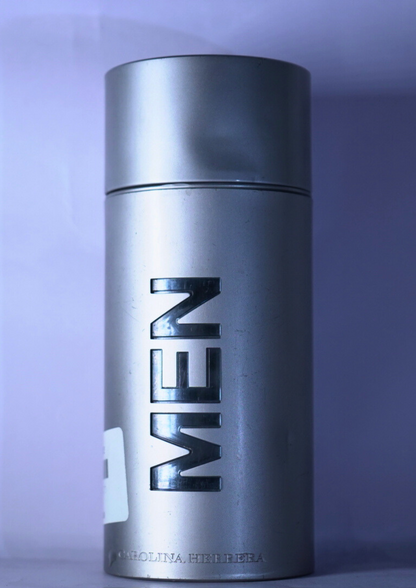 Carolina Herrera 212 NYC Men Eau De Toilette – The Essence of Modern Masculinity