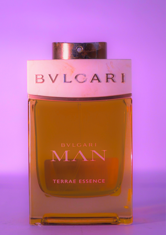 Terra Essence – A Warm & Earthy Vetiver Fragrance for Men